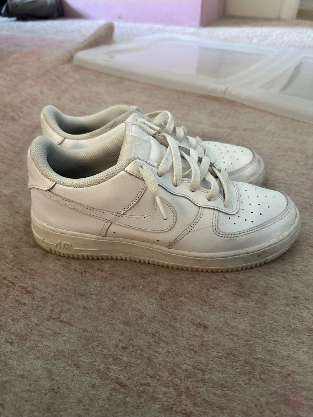 Nike Kids White Leather Low-Top Sneakers